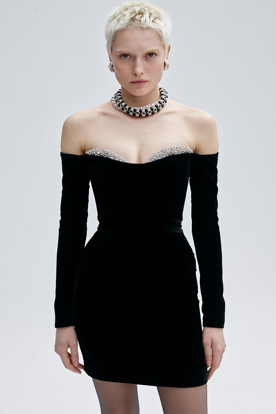 farah mini dress The perfect polka dot moment. The Farah Mini Dress is playful, oversized, and instinctive
