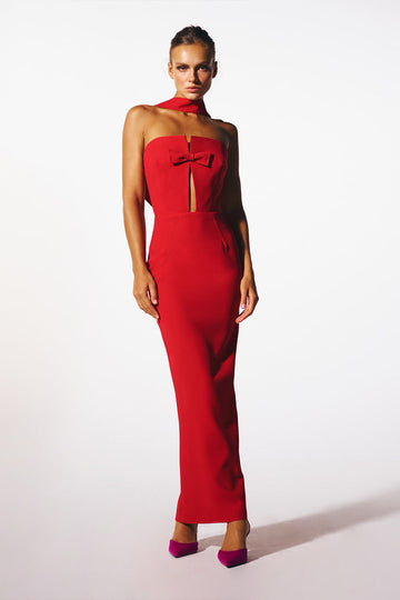 HOLLY IN PEDRO RED